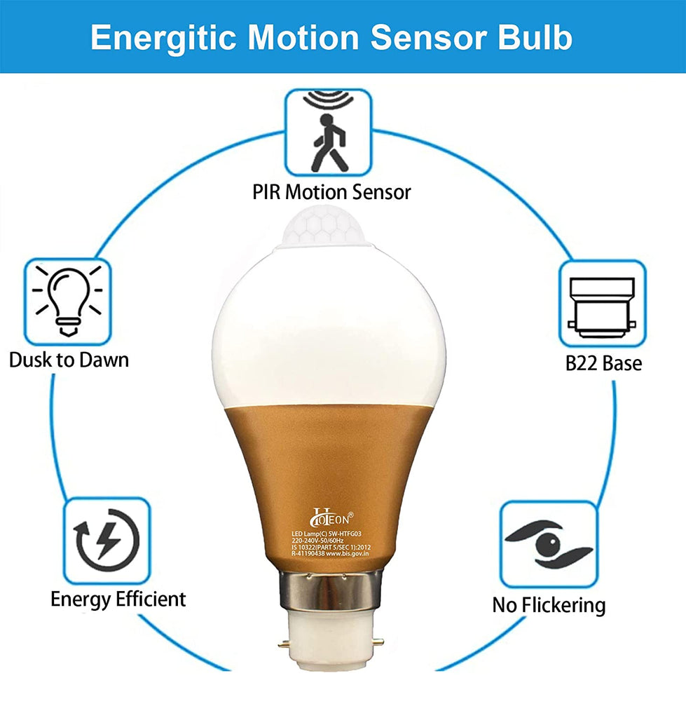 Motion detecting clearance light bulb